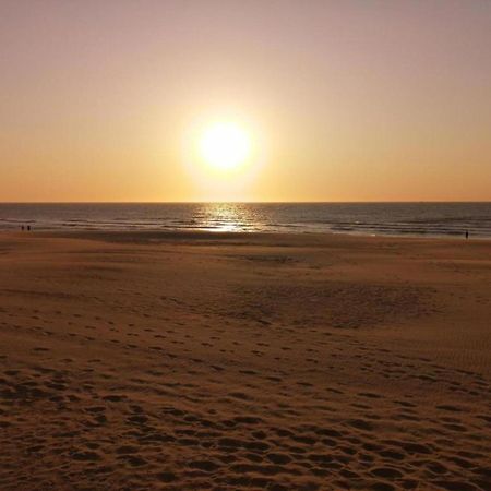 Comfortable Apartment In Oostende With Sea Views Exteriör bild