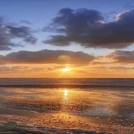 Comfortable Apartment In Oostende With Sea Views Exteriör bild
